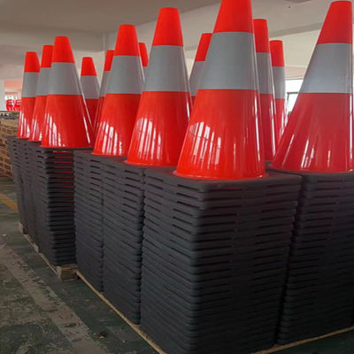 خرید مخروط ترافیک جاده ای PVC مخروط های کار جاده ای بازتاب دهنده قابل مشاهده تولید آنلاین