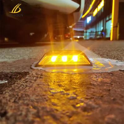 خرید لوله های جاده ای خورشیدی آلومینیوم ریخته شده LED برای هشدار ایمنی ترافیک جاده ای تولید آنلاین